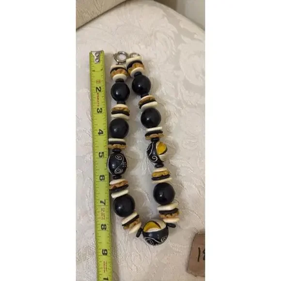 Vintage Chunky Beaded Necklace Black Cream Tribal Boho Statement Artisan Style - Picture 4 of 4